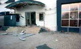Policemen, 5 others die as robbers raid 2 banks in Niger