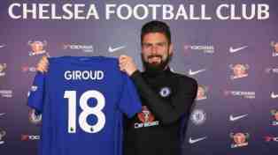 Olivier Giroud Signs for Chelsea