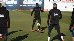 Dembele trains with messi